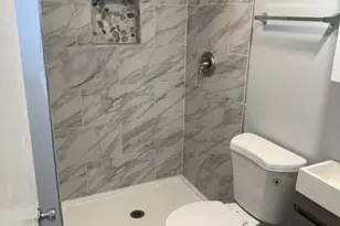 8138-40 Highland Pl, Munster, IN 46321 - Photo 4