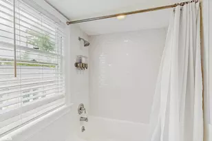 301 Washington St, Valparaiso, IN 46383 - Photo 50