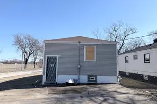 2300 Fillmore St, Gary, IN 46407 - Photo 6