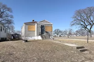 2300 Fillmore St, Gary, IN 46407 - Photo 2