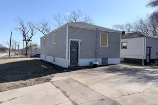 2300 Fillmore St, Gary, IN 46407 - Photo 4