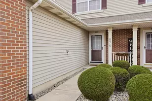 875 Flagstone Dr, Dyer, IN 46311 - Photo 2