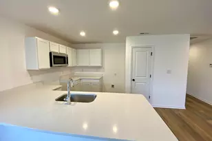 751 Kinsey St, Valparaiso, IN 46385 - Photo 8