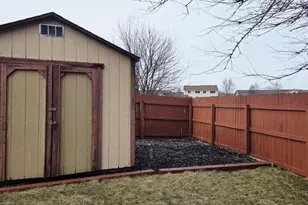 6837 Swan Ln, Schererville, IN 46375 - Photo 4