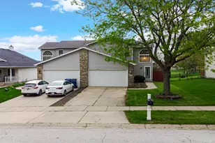 6837 Swan Ln, Schererville, IN 46375 - Photo 2