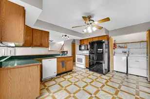 6837 Swan Ln, Schererville, IN 46375 - Photo 14