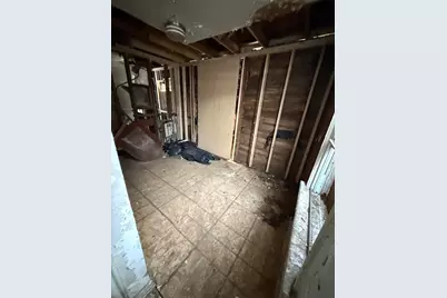 908 E 44th Avenue, Gary, IN 46409 - Photo 6