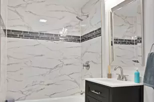 405 Institute St, Valparaiso, IN 46383 - Photo 8