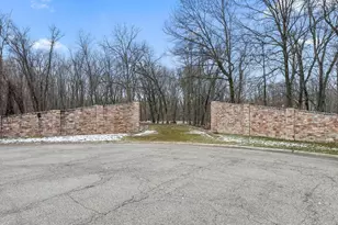 785 W 200 N, Valparaiso, IN 46385 - Photo 1