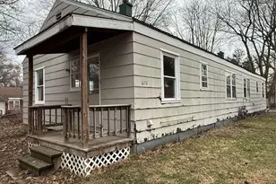 620 Kingsporte Ln, La Porte, IN 46350 - Photo 1