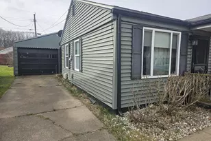 1638 Stone Lake Dr, La Porte, IN 46350 - Photo 2