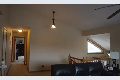 7208 Bracken Pkwy, Hobart, IN 46342 - Photo 6