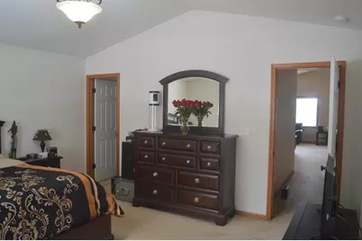 7208 Bracken Pkwy, Hobart, IN 46342 - Photo 12