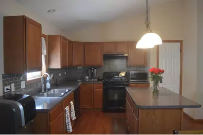 7208 Bracken Pkwy, Hobart, IN 46342 - Photo 10