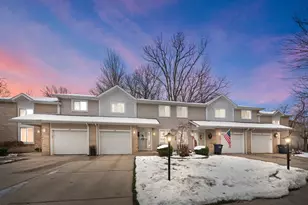 162 Indian Rdg Dr, Michigan City, IN 46360 - Photo 1