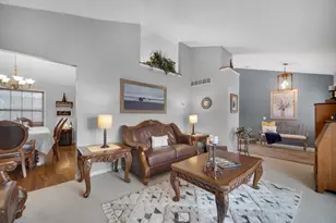 10621 Erie Dr E, Crown Point, IN 46307 - Photo 8