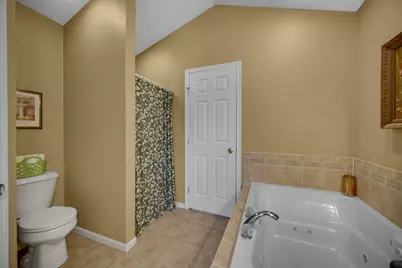 10621 Erie Drive E, Crown Point, IN 46307 - Photo 18