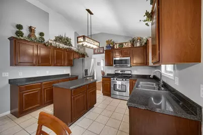 10621 Erie Drive E, Crown Point, IN 46307 - Photo 12