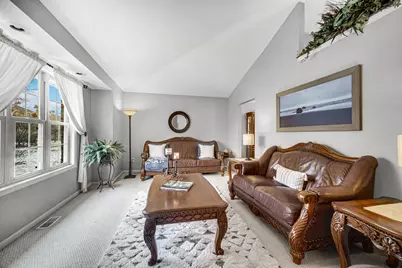 10621 Erie Drive E, Crown Point, IN 46307 - Photo 4