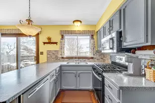 9143 Southmoor Ave, Highland, IN 46322 - Photo 10