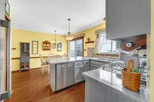 9143 Southmoor Ave, Highland, IN 46322 - Photo 8