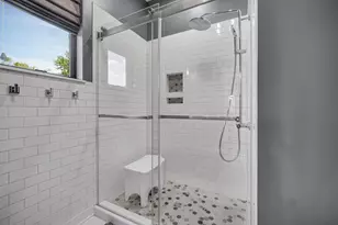 208 Campbell St, Valparaiso, IN 46385 - Photo 12