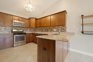 862 Veterans Ln, Crown Point, IN 46307 - Photo 8