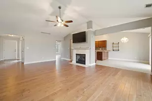 862 Veterans Ln, Crown Point, IN 46307 - Photo 4