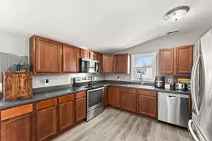 12736 Whitcomb St, Crown Point, IN 46307 - Photo 4