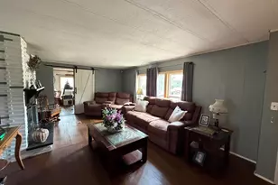 4256 Jonathan Dr, Wheatfield, IN 46392 - Photo 4