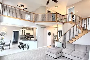 10588 Erie Dr, Crown Point, IN 46307 - Photo 8