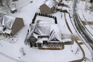 2102 Pradera Trl, Chesterton, IN 46304 - Photo 10