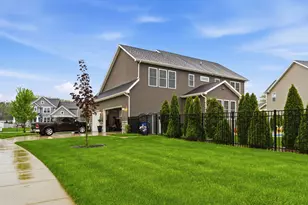 2102 Pradera Trl, Chesterton, IN 46304 - Photo 2