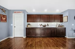 1913 Holly St SE, Demotte, IN 46310 - Photo 10