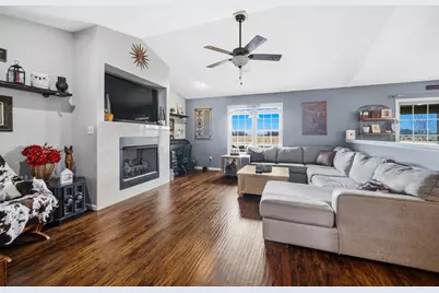 1913 Holly Street SE, Demotte, IN 46310 - Photo 4