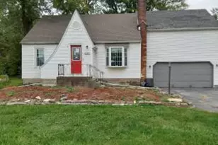 411 N Union St, Hobart, IN 46342 - Photo 2