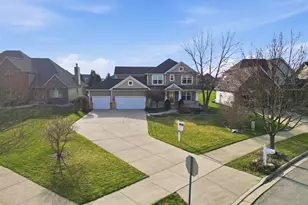 1144 Mary Ellen Dr, Crown Point, IN 46307 - Photo 2