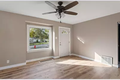 301 W Bates Street, Hebron, IN 46341 - Photo 2