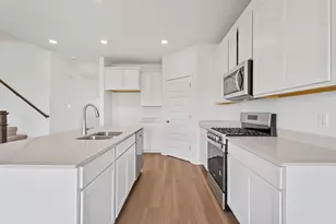 7622 W 107th Pl, Crown Point, IN 46307 - Photo 2