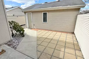 2324 Deerpath Dr W, Schererville, IN 46375 - Photo 18