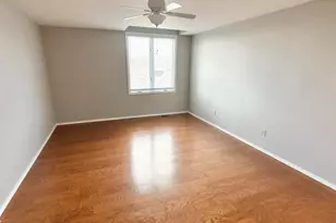 2324 Deerpath Dr W, Schererville, IN 46375 - Photo 10