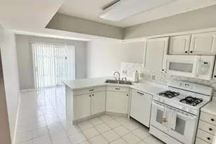 2324 Deerpath Dr W, Schererville, IN 46375 - Photo 4