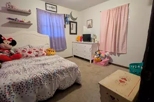 2600 Drexel Dr, Hobart, IN 46342 - Photo 8