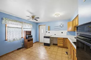 2332 W 21st Ave, Gary, IN 46404 - Photo 4