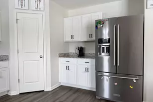 1829 S Creekside Ct, Westville, IN 46391 - Photo 6