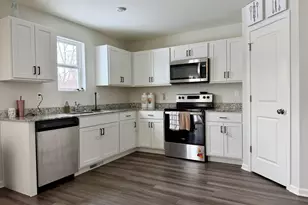 1829 S Creekside Ct, Westville, IN 46391 - Photo 6