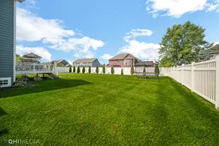 2554 Beauty Creek Dr, Valparaiso, IN 46385 - Photo 4