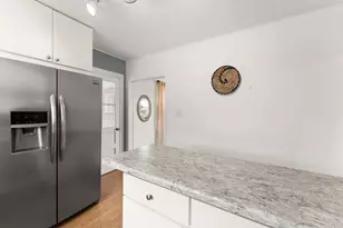 5397 Cleveland St, Merrillville, IN 46410 - Photo 8