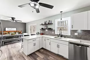 292 Streamwood Dr, Valparaiso, IN 46383 - Photo 10