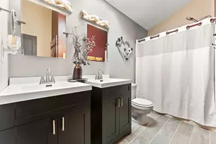 292 Streamwood Dr, Valparaiso, IN 46383 - Photo 16